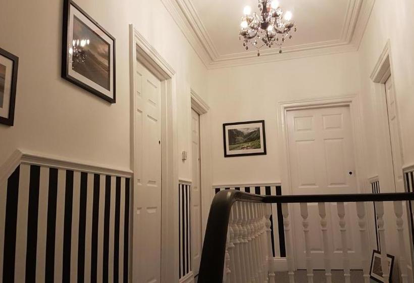 ペンション Oakover Guest House