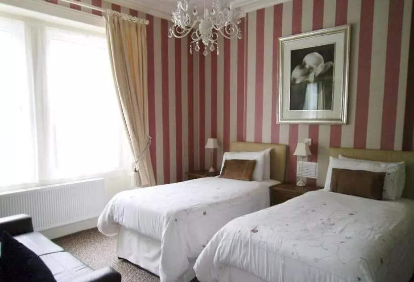 ペンション Oakover Guest House