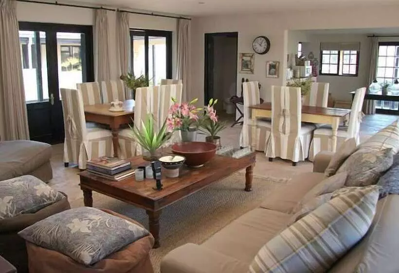پانسیون Plett River Lodge