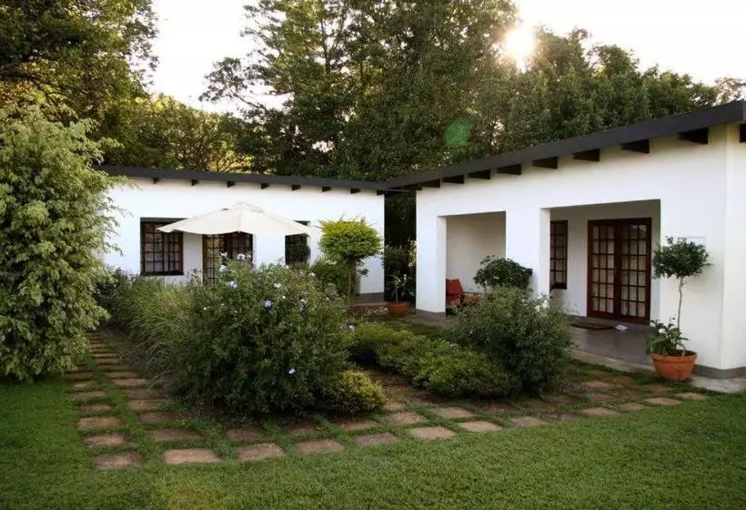 پانسیون Plumbago Guest House