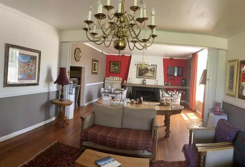 Majatalo The Boston Guest House