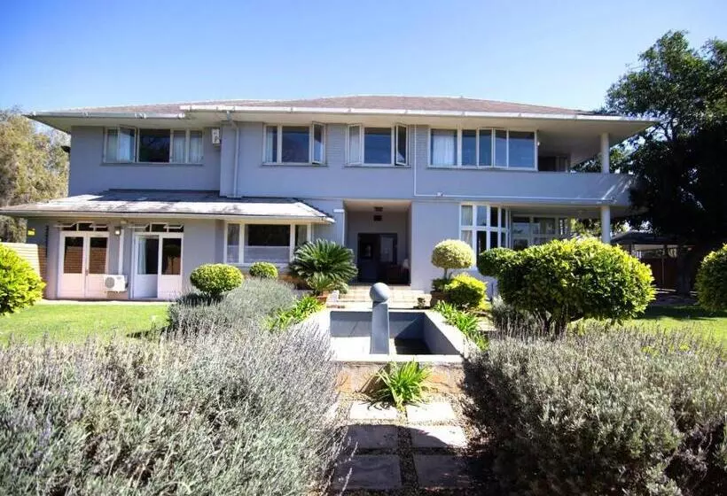 Majatalo The Boston Guest House