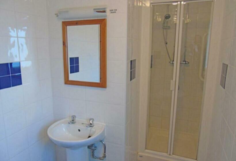 ペンション The Falcon At Hatton