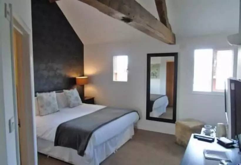 Majatalo The Falcon At Hatton