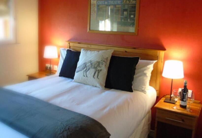 ペンション The Falcon At Hatton