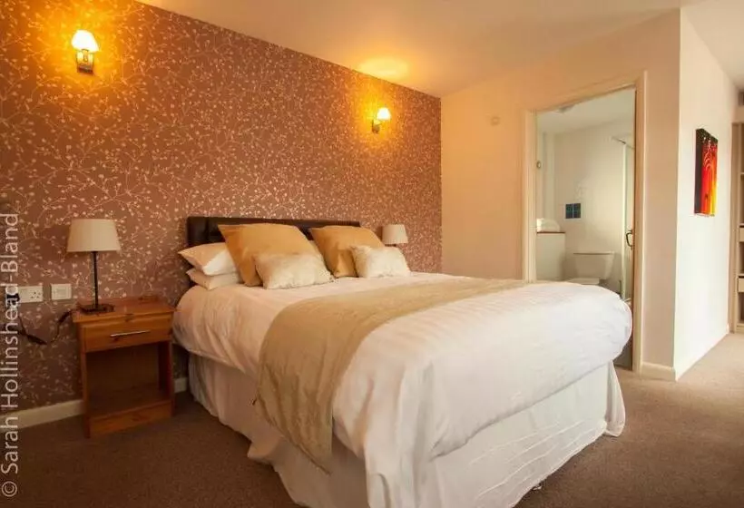 Majatalo The Falcon At Hatton