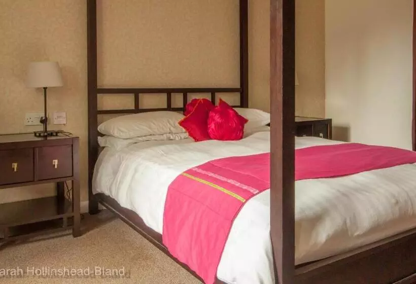 Majatalo The Falcon At Hatton