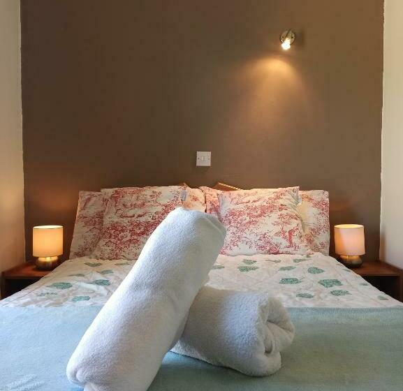 بنسيون The Ferry Boat