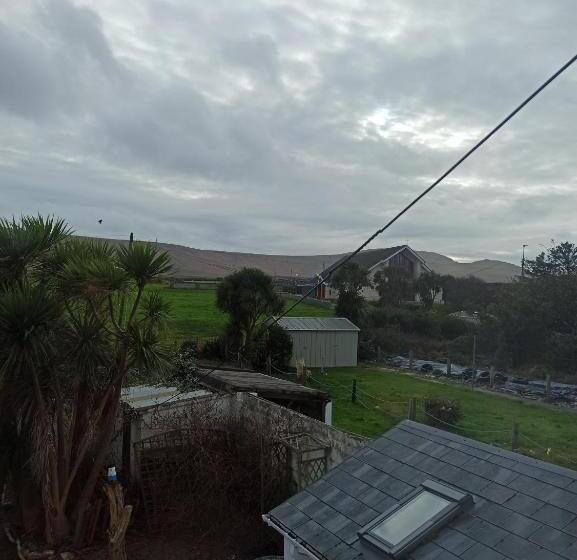 بنسيون The Ferry Boat