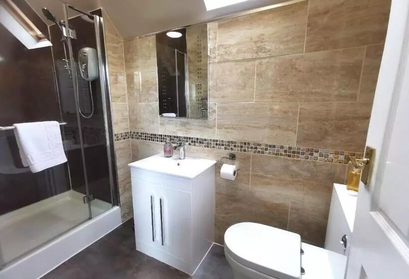 ペンション The Knowe Guest House