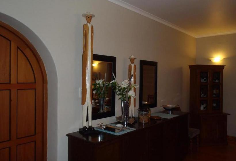 פנסיון Waterfront Lodge