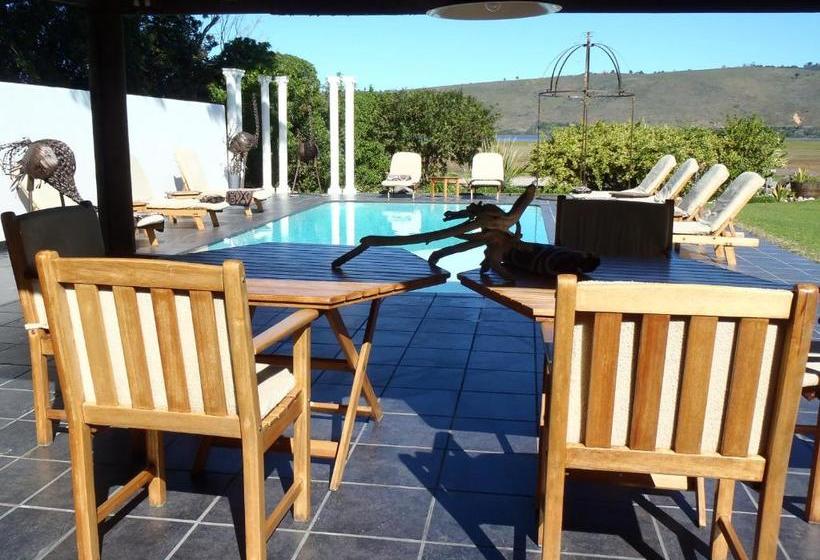 פנסיון Waterfront Lodge