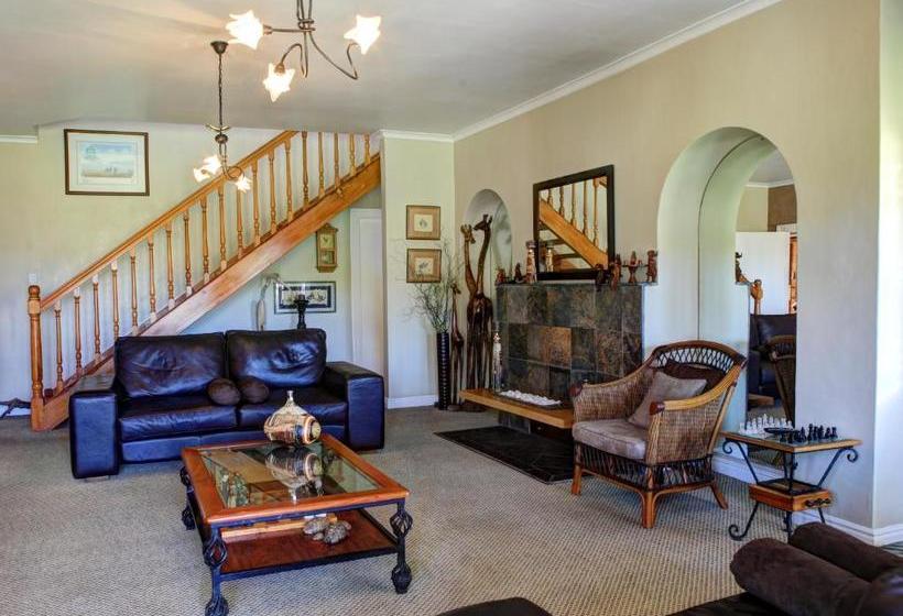 פנסיון Waterfront Lodge