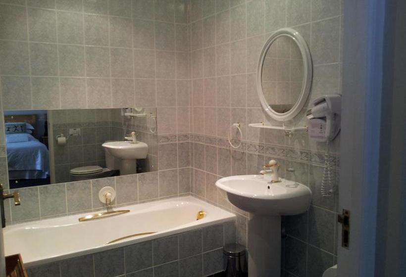 פנסיון Waterfront Lodge