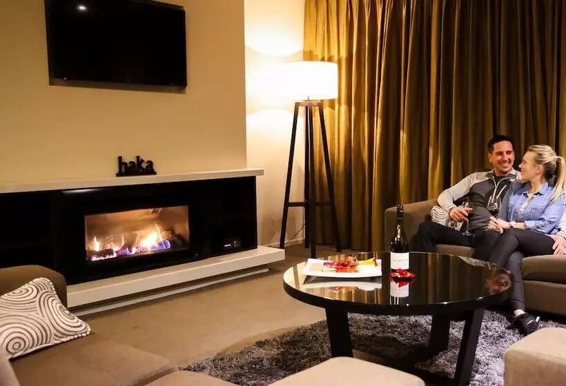 Village Lake Apartments