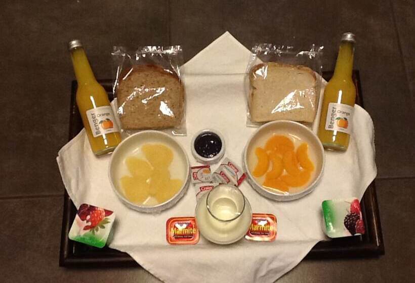 Village Lake Apartments