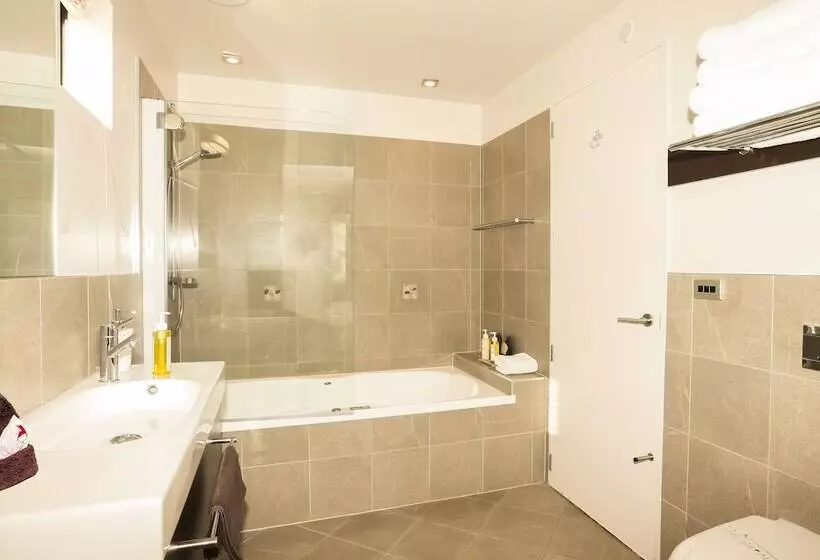 Village Lake Apartments