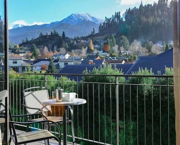 Village Lake Apartments