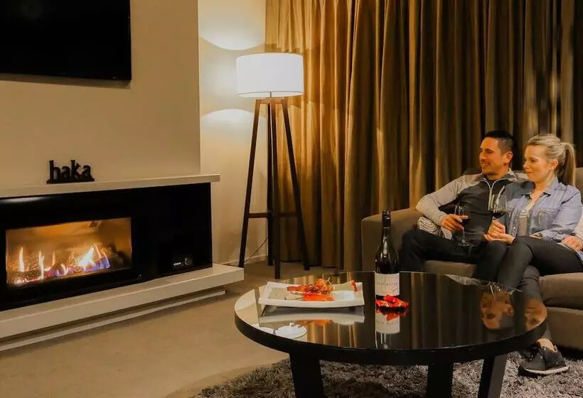 Village Lake Apartments