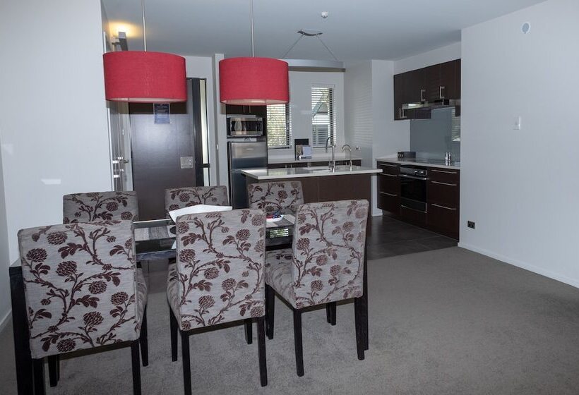 Village Lake Apartments