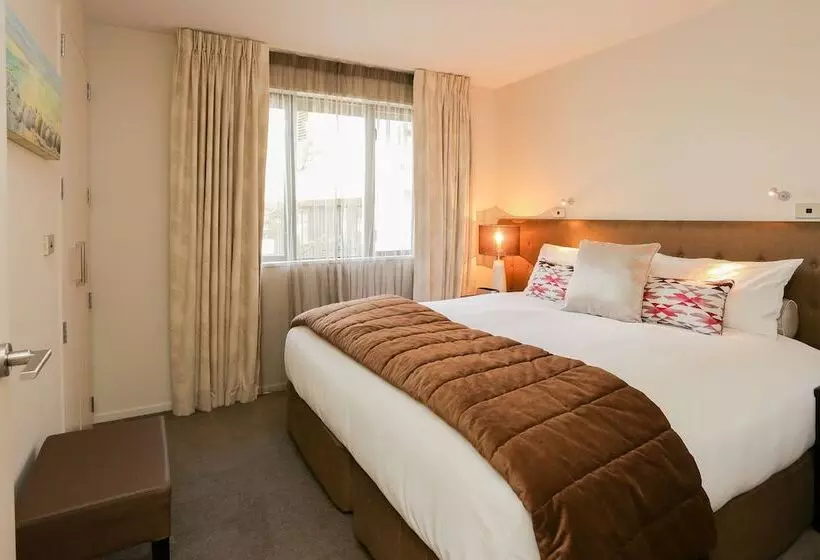 Village Lake Apartments