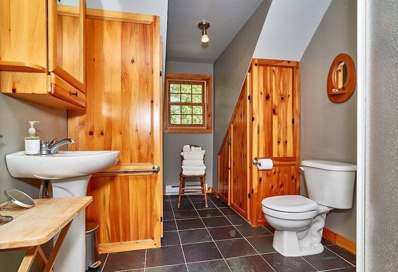 Bed and Breakfast Auberge De La Tour Et Spa