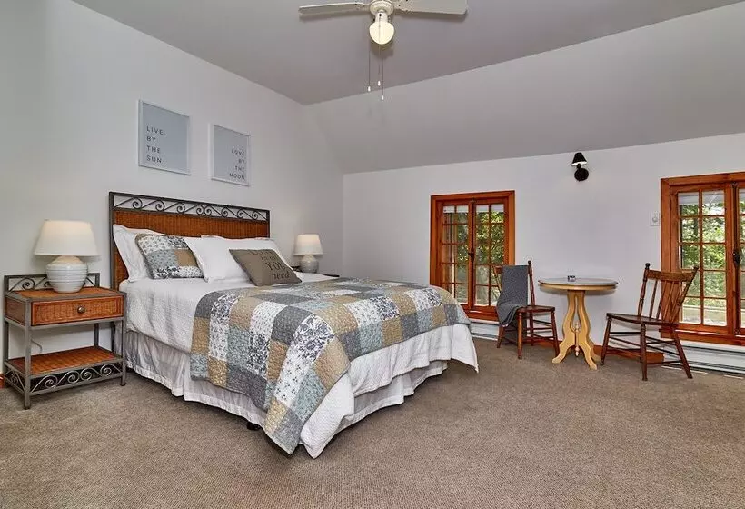 ベッドアンドブレックファースト Auberge De La Tour Et Spa