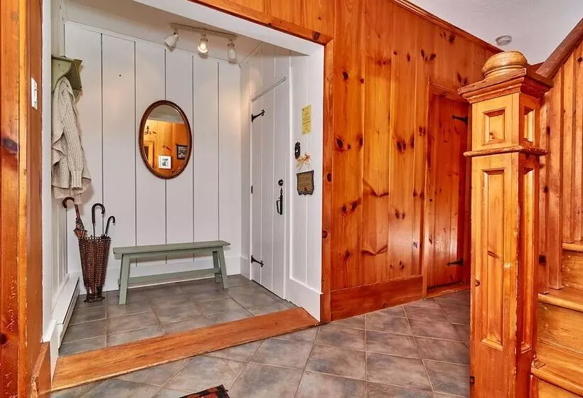 ベッドアンドブレックファースト Auberge De La Tour Et Spa