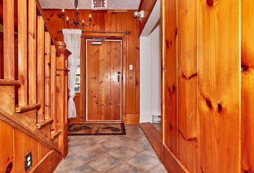 Bed and Breakfast Auberge De La Tour Et Spa