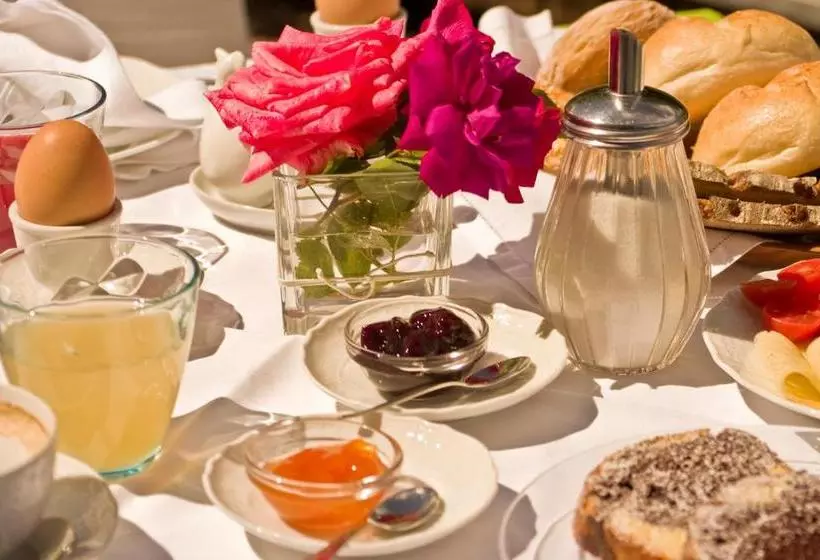 Aamiaismajoitus (B&B) Pension Sonnheim