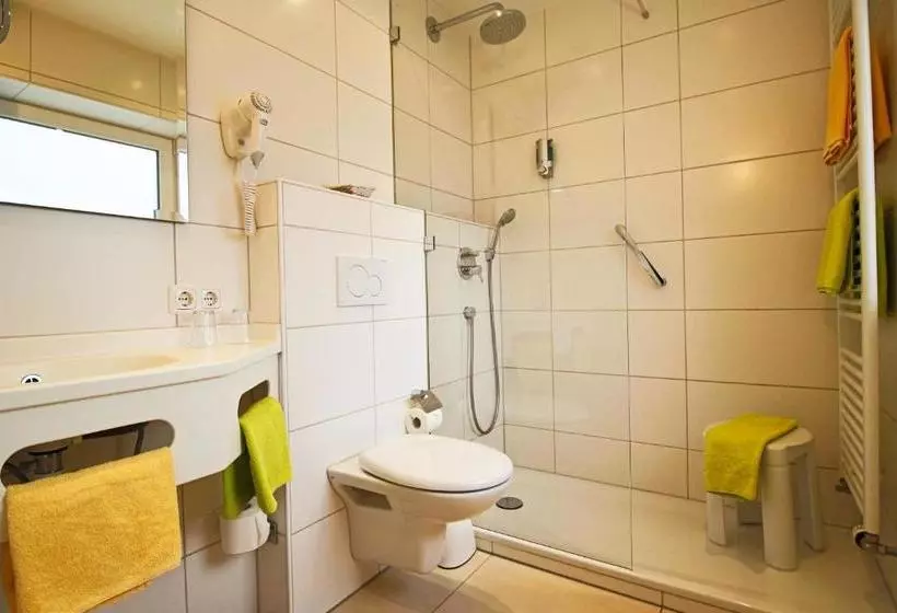 Hilleprandt   Adults Only