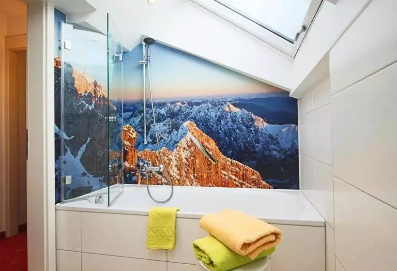 Hilleprandt   Adults Only