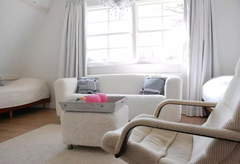 Majatalo Duinlust Dishoek