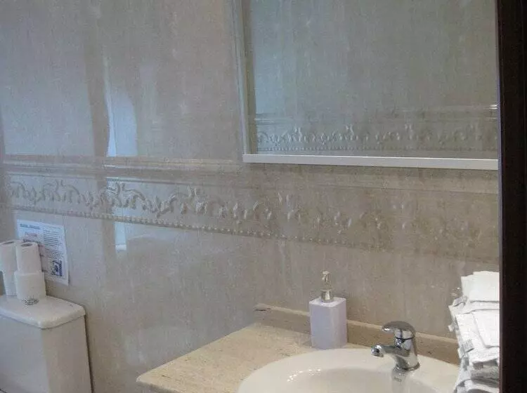 پانسیون Hostal Granada