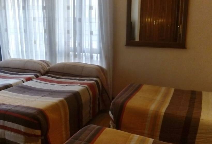 بنسيون Hostal Granada