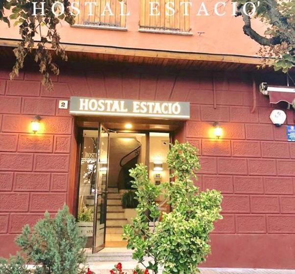 ペンション Hostal L'estació