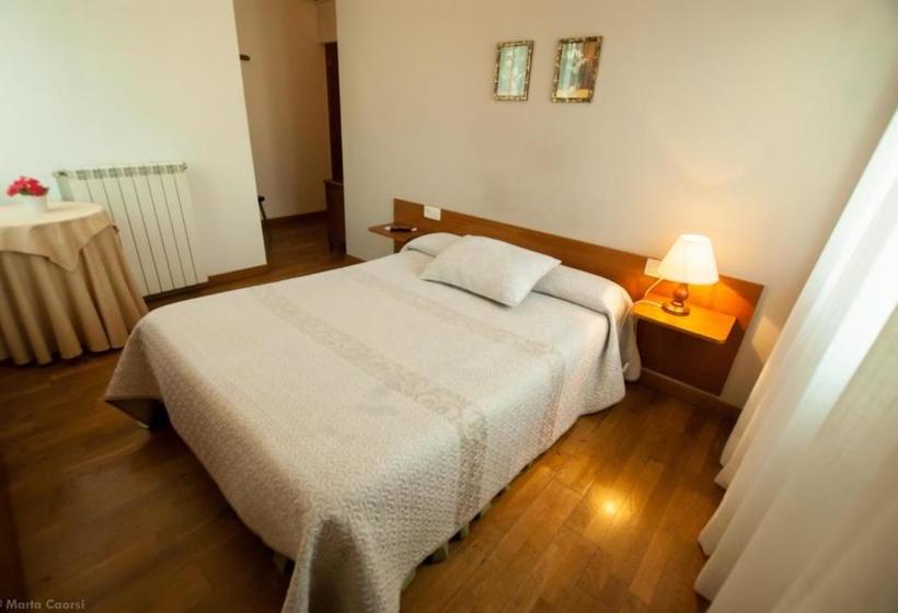 ペンション Hostal L'estació