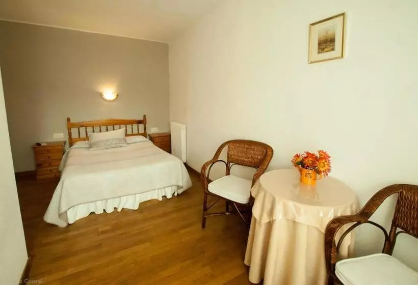 Pension Hostal L'estació