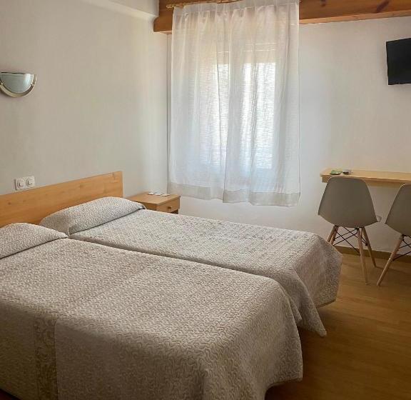 ペンション Hostal L'estació