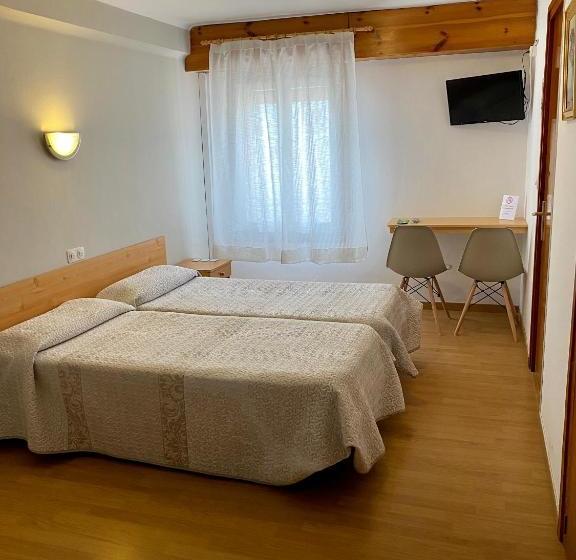 ペンション Hostal L'estació