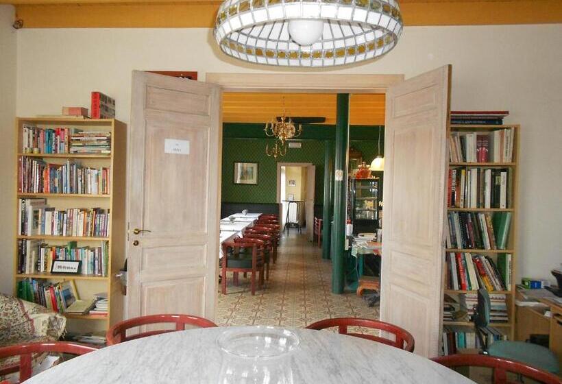 پانسیون Johan's Lodge