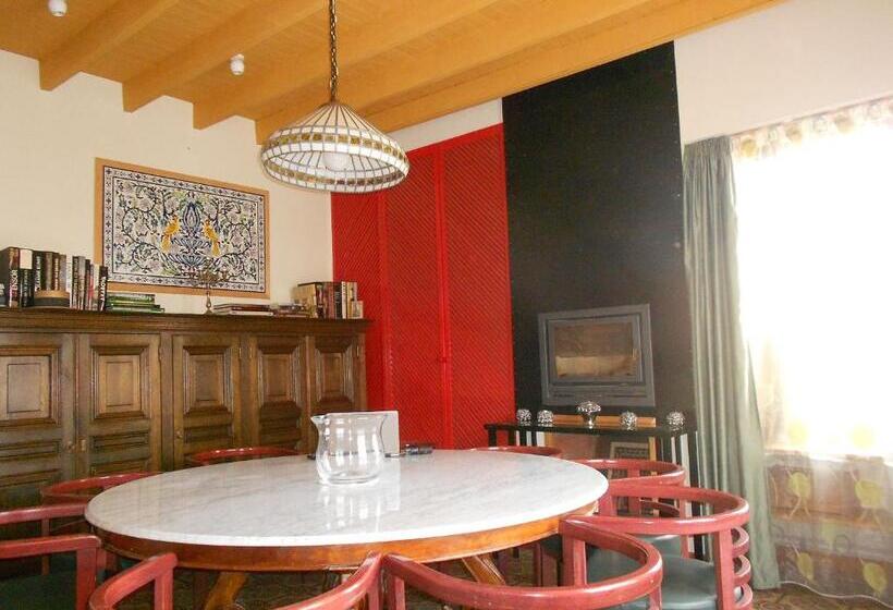 پانسیون Johan's Lodge