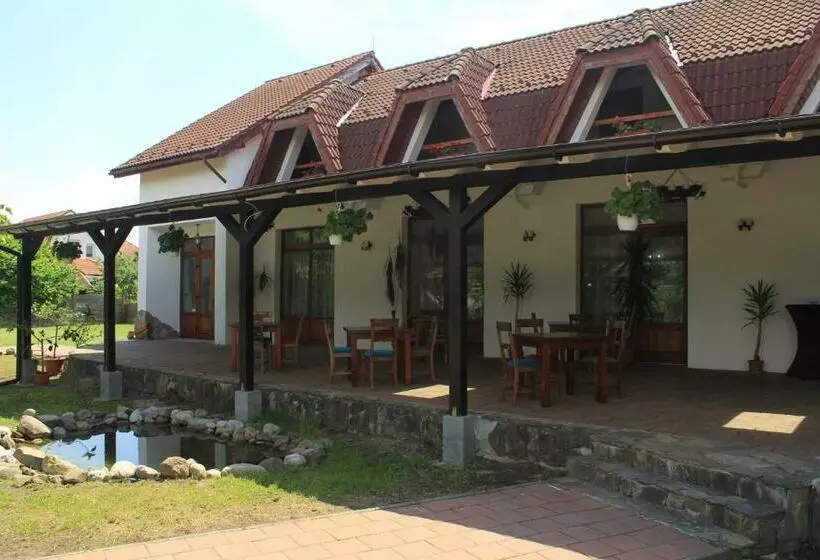 پانسیون Perla Muresului