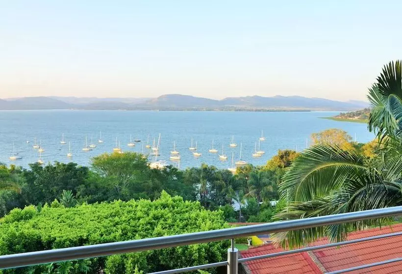 Majatalo Stirling Manor Boutique Guest House