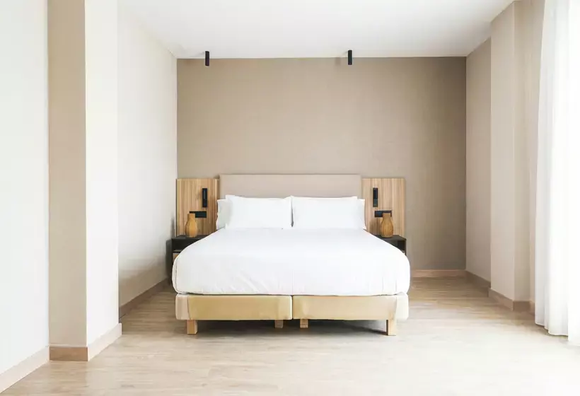 Hotelli Gaudea Santa Pola