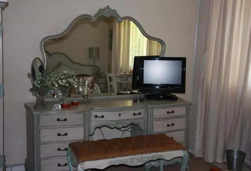 پانسیون A Summer Place Boutique Guest House