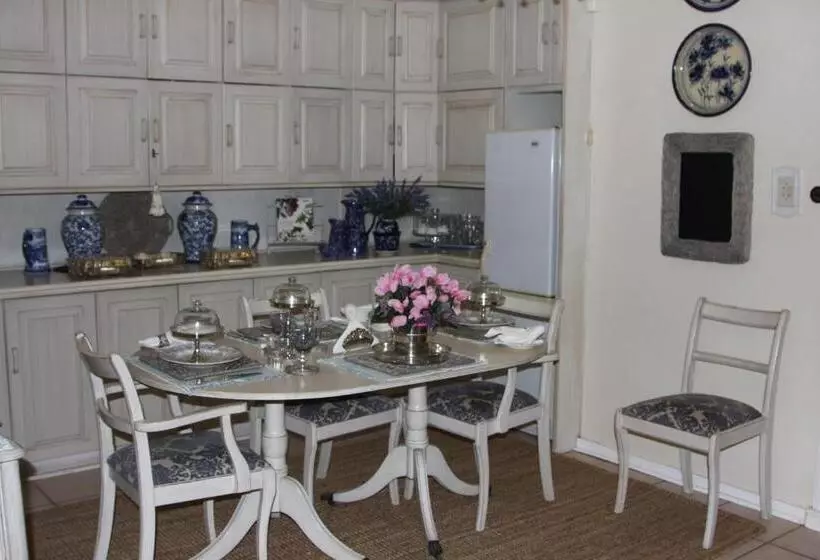 پانسیون A Summer Place Boutique Guest House