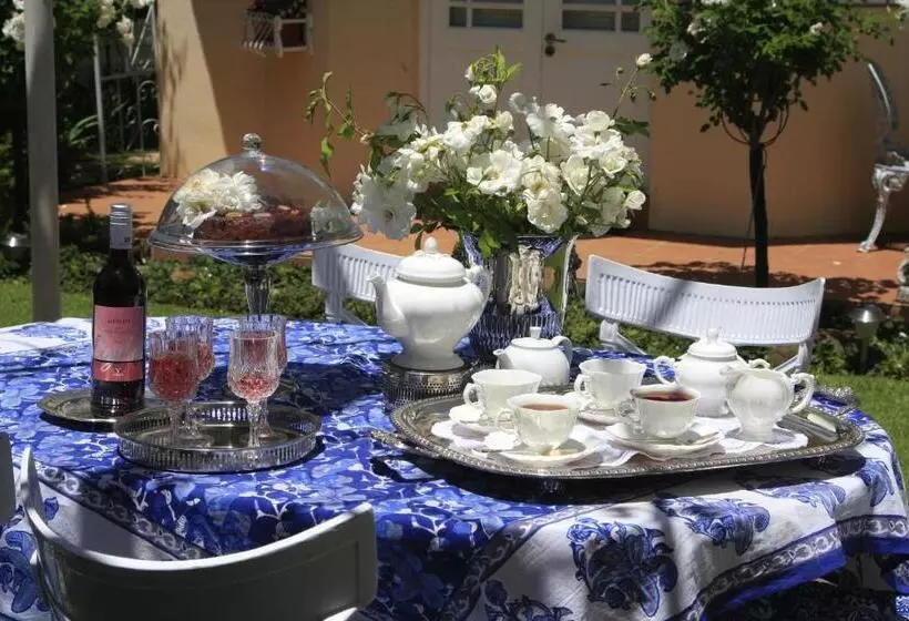 پانسیون A Summer Place Boutique Guest House