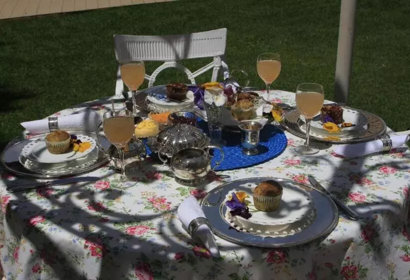 پانسیون A Summer Place Boutique Guest House