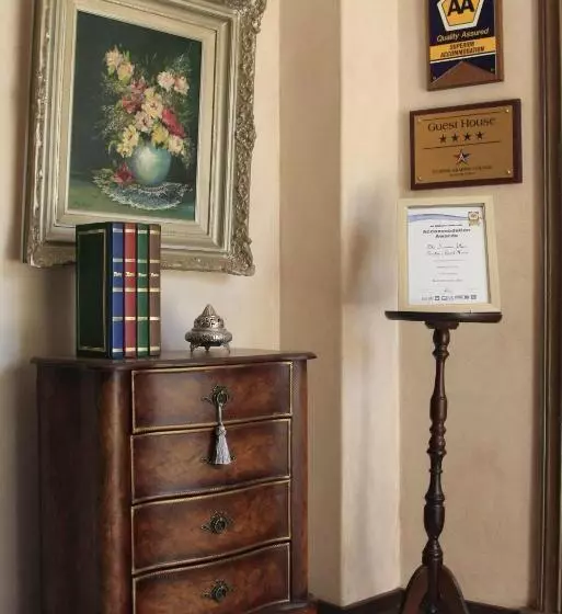 پانسیون A Summer Place Boutique Guest House